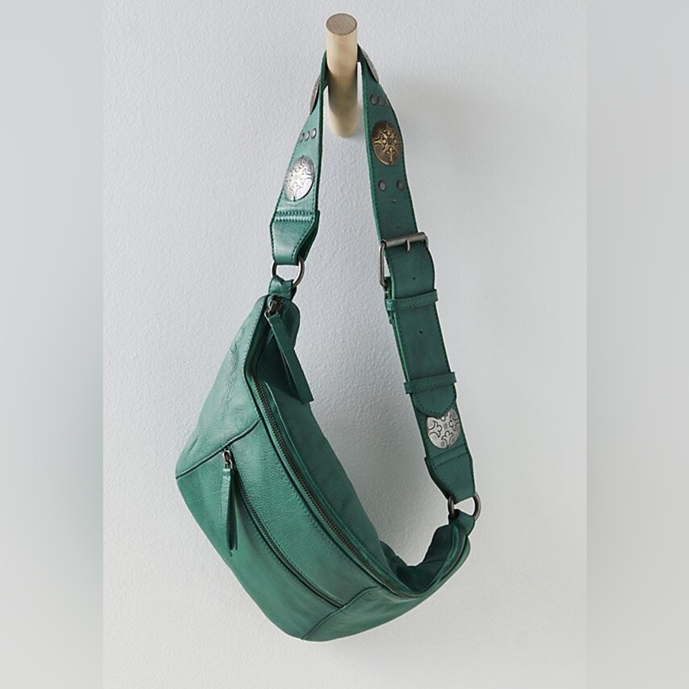 NWT Free People Wilder Leather Sling Bag in Emerald